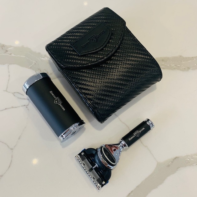 Edwin_Jagger_Travel_Shaving_Kit_Fusion_Fibre_Carbon_Effect_RT10F.jpg