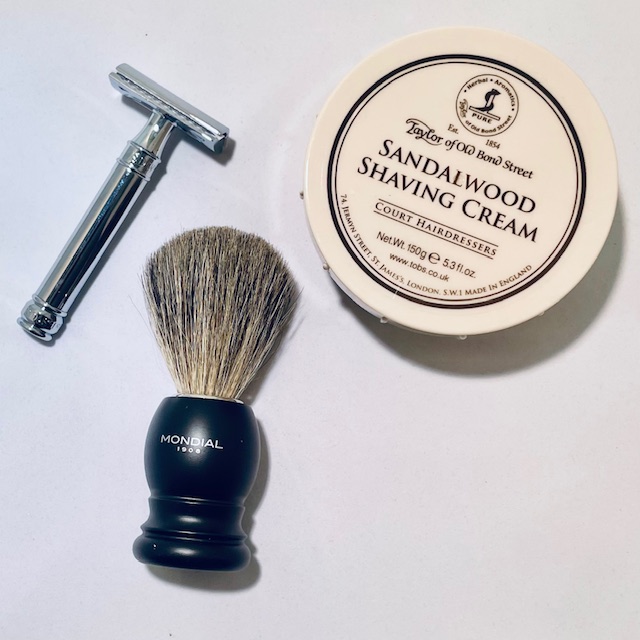 Scheerset_safety_razor_Basic_Scheercreme_Scheerkwast.jpg
