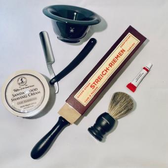 Scheerset_Open_scheermes_DeLuxe_Spanriem_Pasta_Rood_Scheerkom_Scheercreme_Scheerkwast.jpg